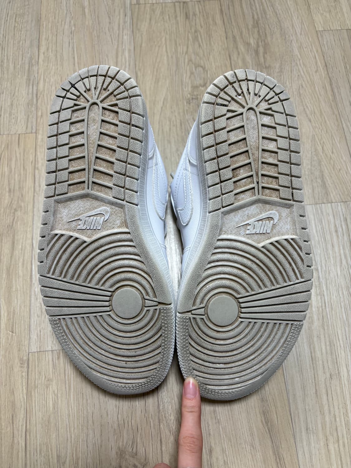 조던 1 로우 트리플화이트 w250 상품이미지8