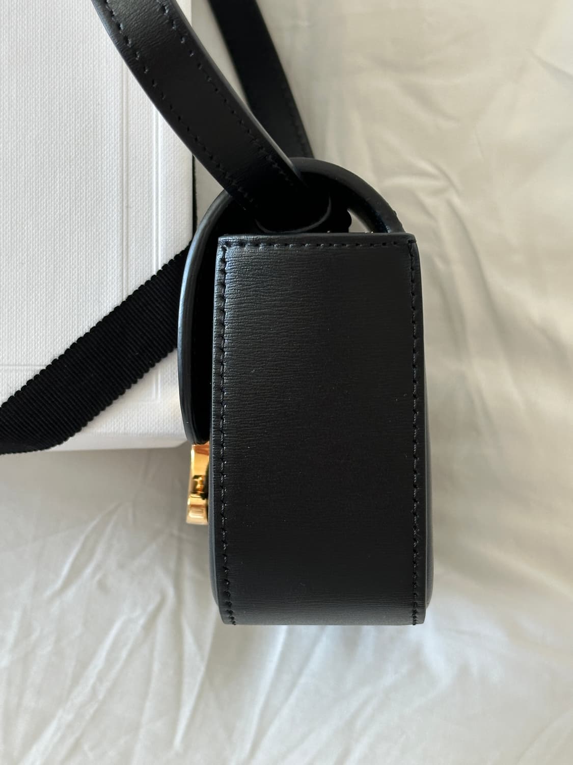 셀린느 미니 클로드 샤이니 카프 스킨 블랙 상품이미지4