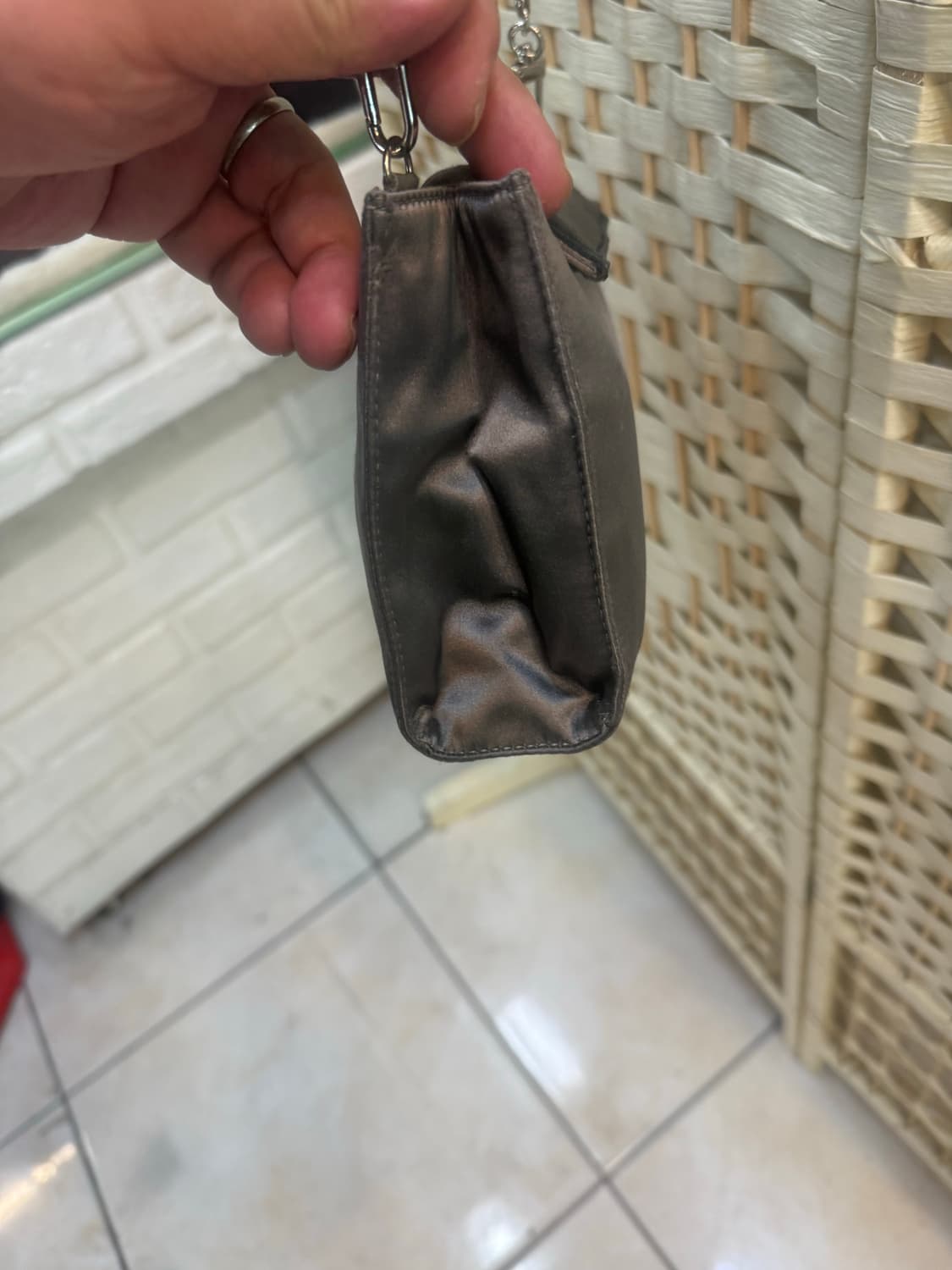 정품 프라다 실크 미니 체인 크로스백 팝니다 상품이미지3