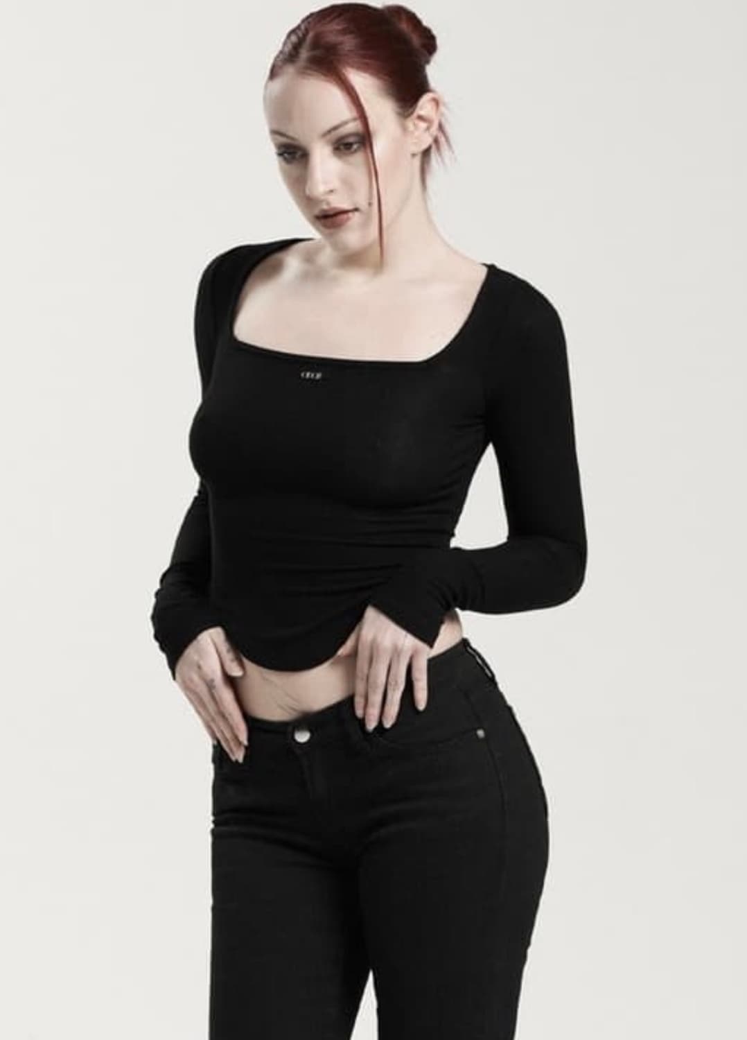 오도어 스퀘어넥 블랙 상품이미지1