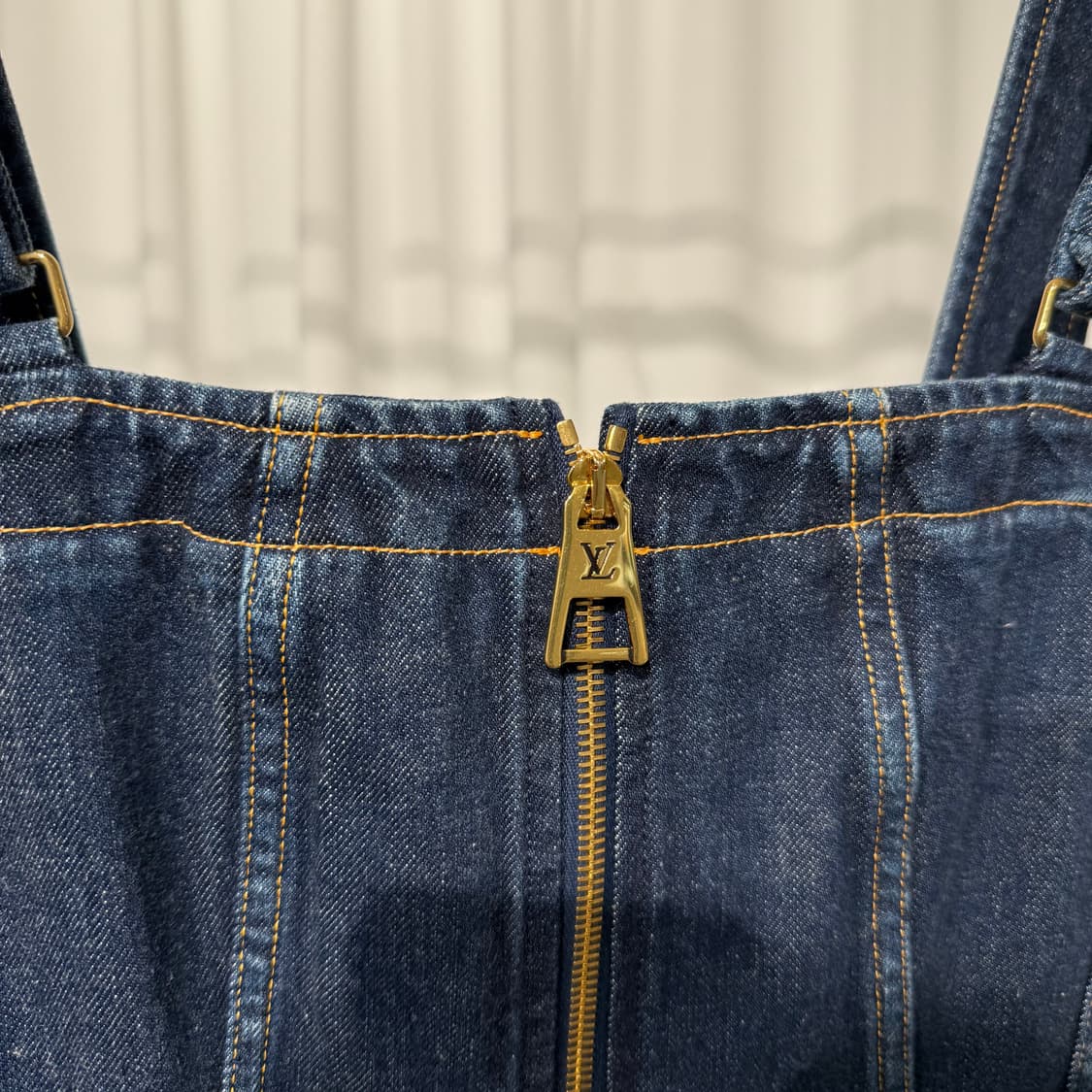 [정품] 루이비통 레더 액센트 데님 미니 드레스 상품이미지4