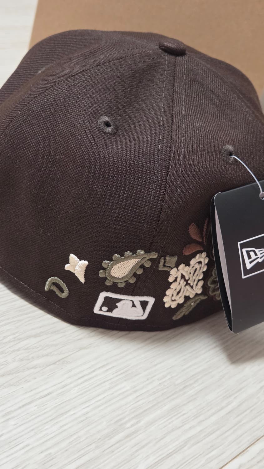 뉴에라 MLB 양키스 페이즐리 피티드 캡 브라운 714 상품이미지2