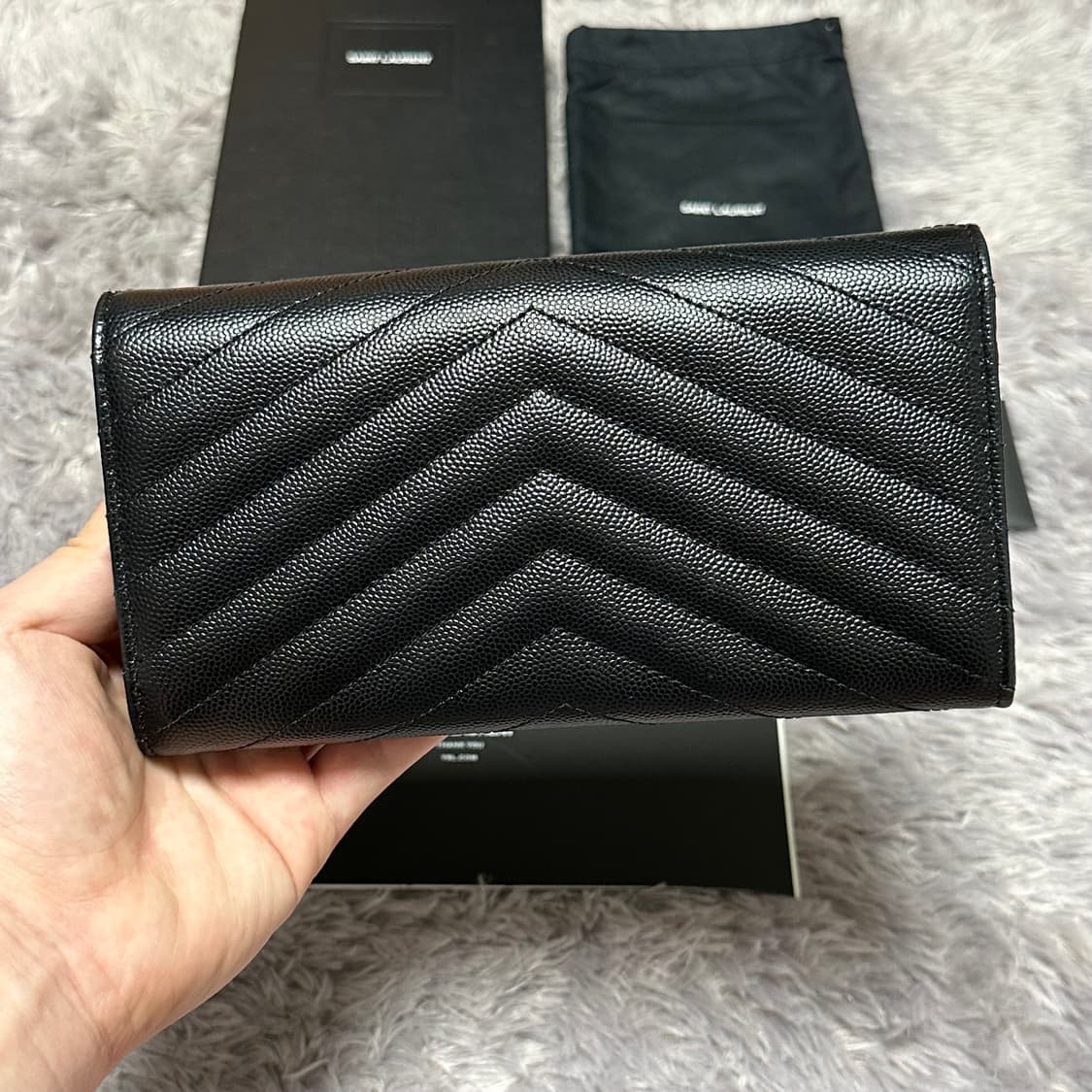 [풀구성] 입생로랑 마틀라세 엔벨로프 장지갑 블랙 상품이미지2