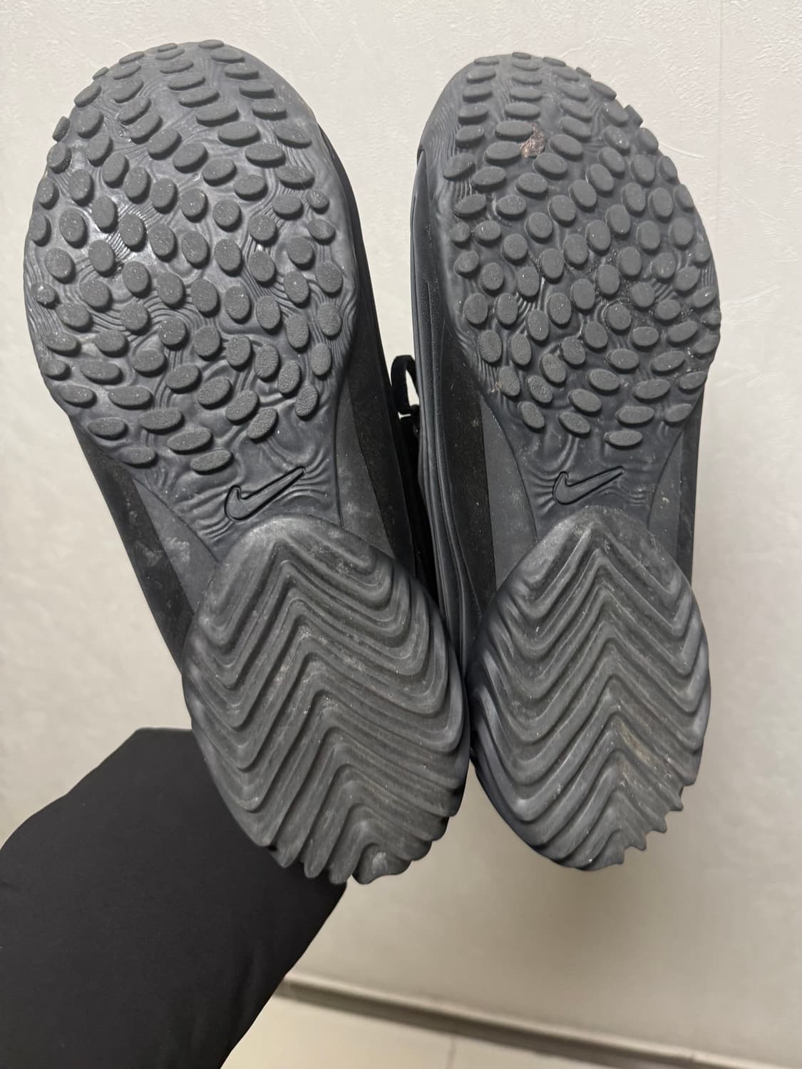 나이키 아스트라 울트라 트리플 블랙 245 상품이미지3