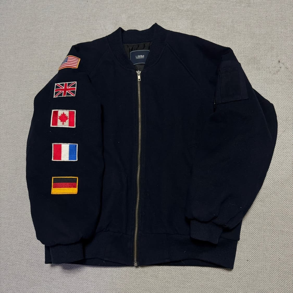LBSM 국기 패치 블랙 바시티 자켓 상품이미지1
