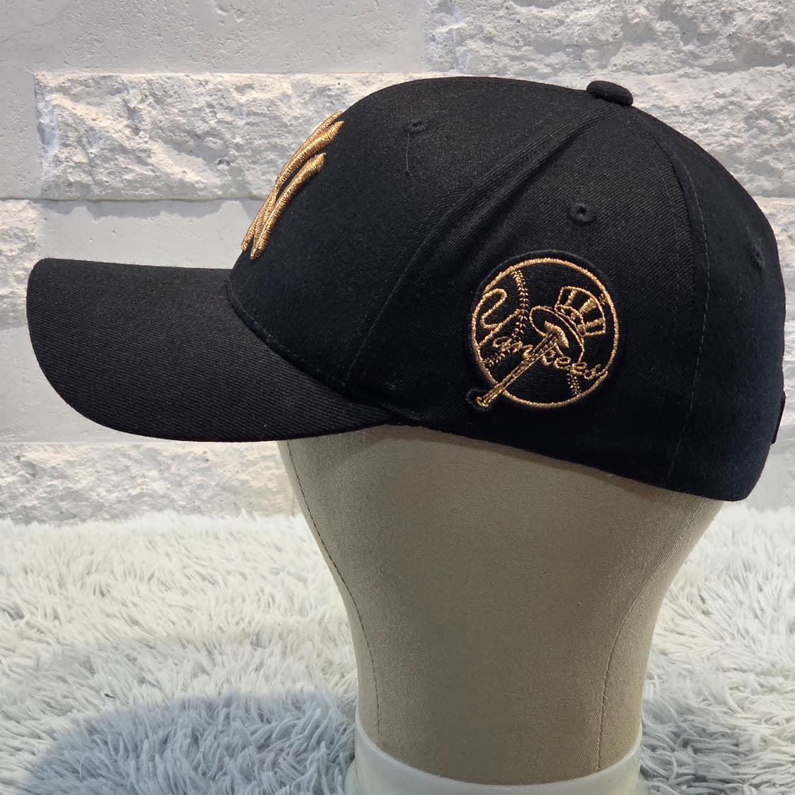 p3-1:MLB 뉴욕 양키스 블랙 골드 볼캡(54-55) 상품이미지4