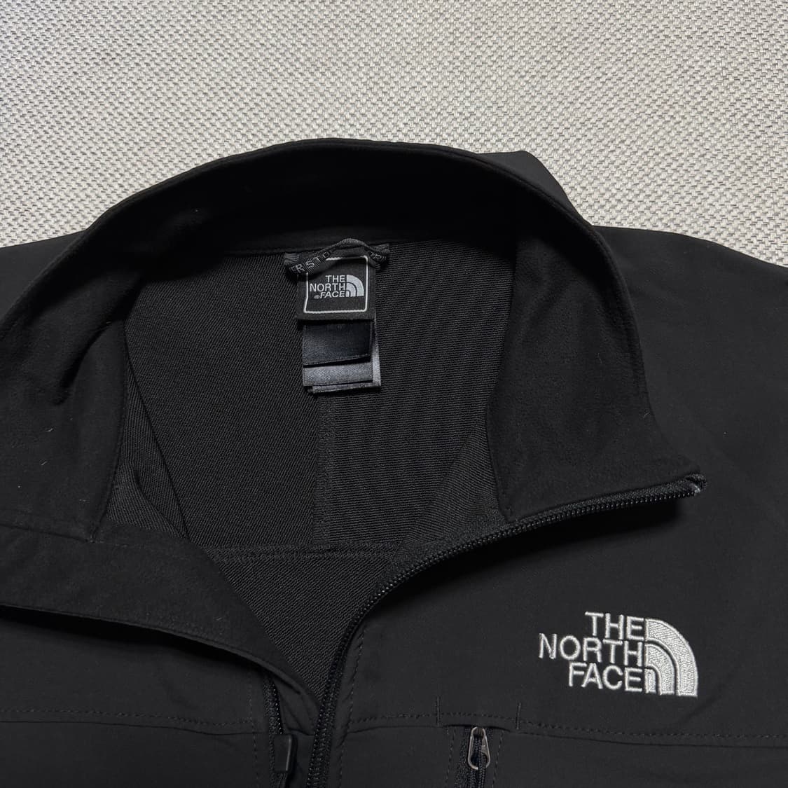 노스페이스 풀집업 쉘 자켓 상품이미지2