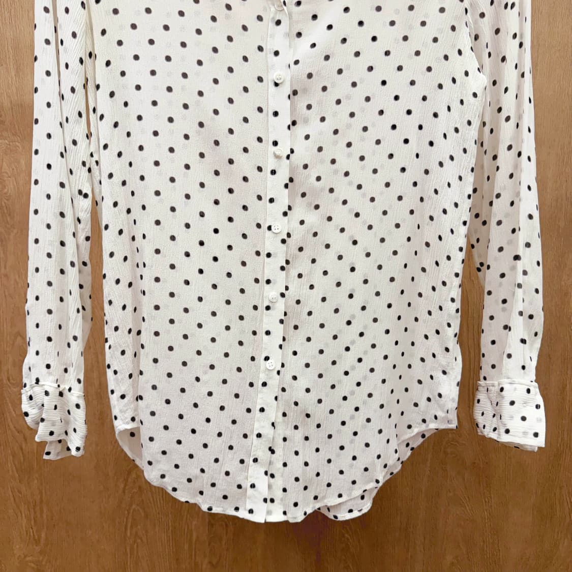 띠어리 시스루 하이넥 셔츠 실크 블라우스 도트 패턴 디테일 화이트 상품이미지5