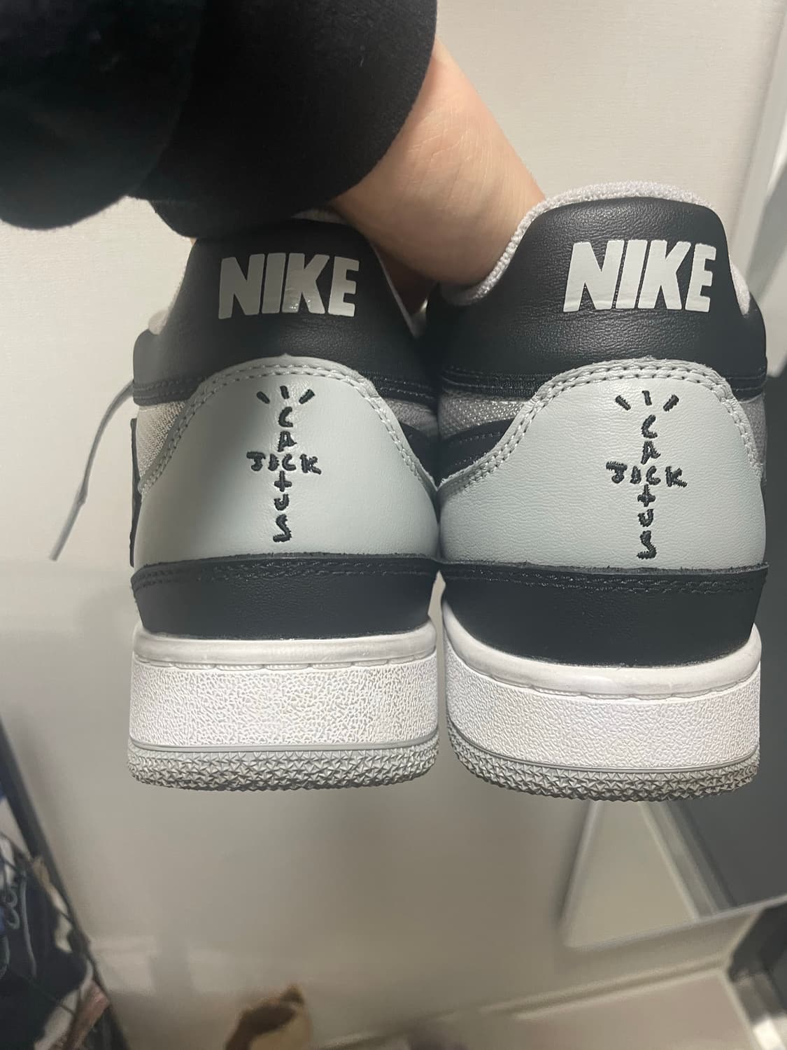 나이키 트래비스 스캇 맥 어택 270 상품이미지5