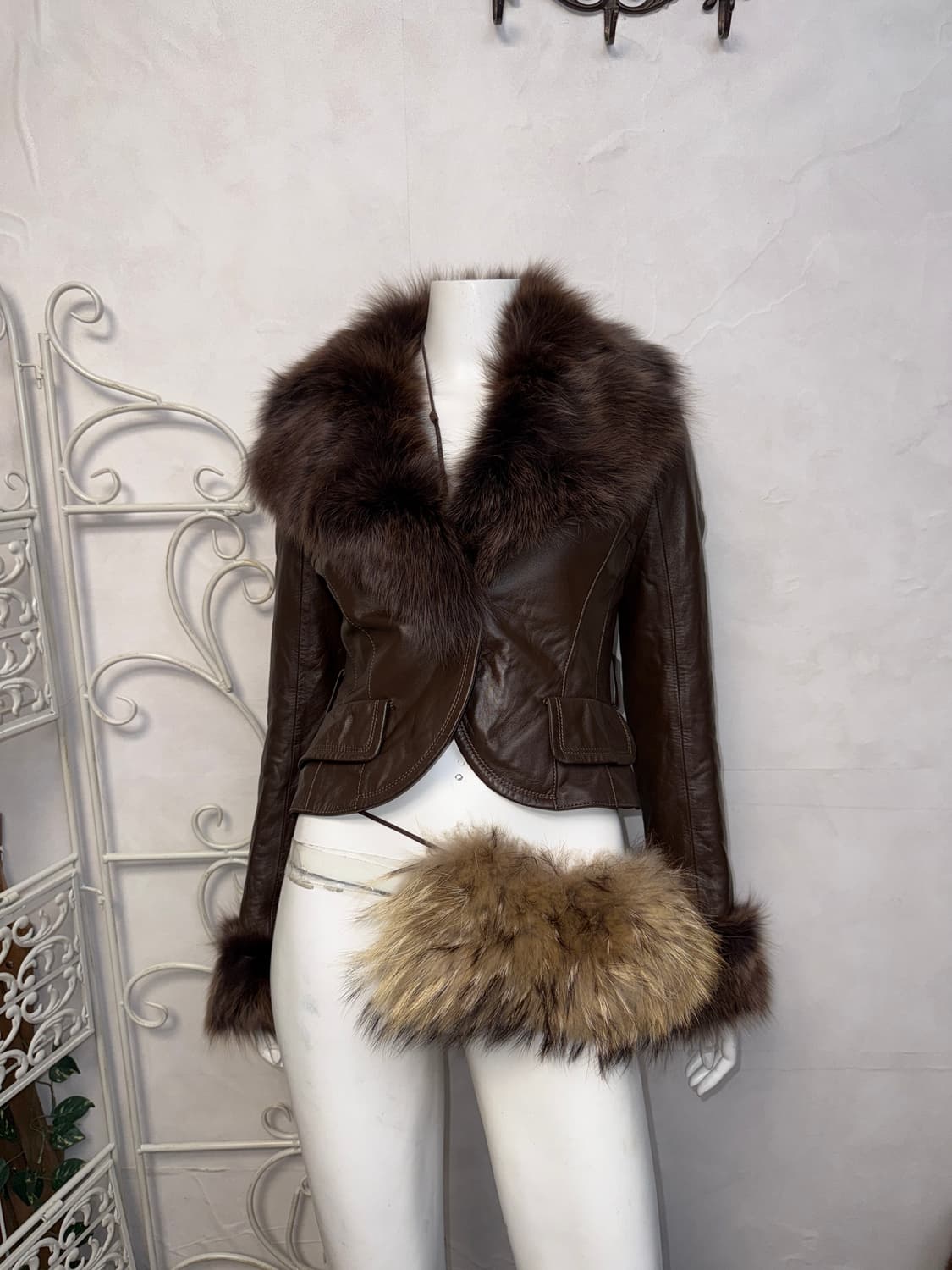Brown lamb skin fox fur short jacket  상품이미지5