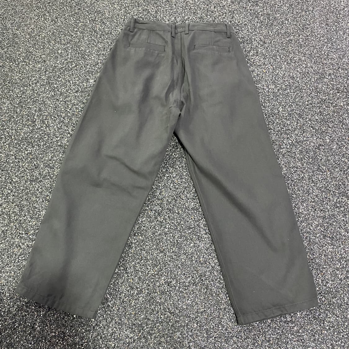 에이카 스몰로고 핀턱 루즈핏 팬츠 B4103 상품이미지6