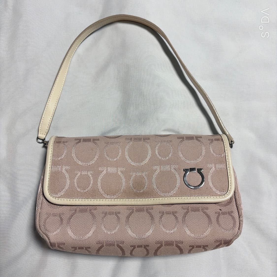 페라가모 간치니 패턴 미니 숄더백 상품이미지1