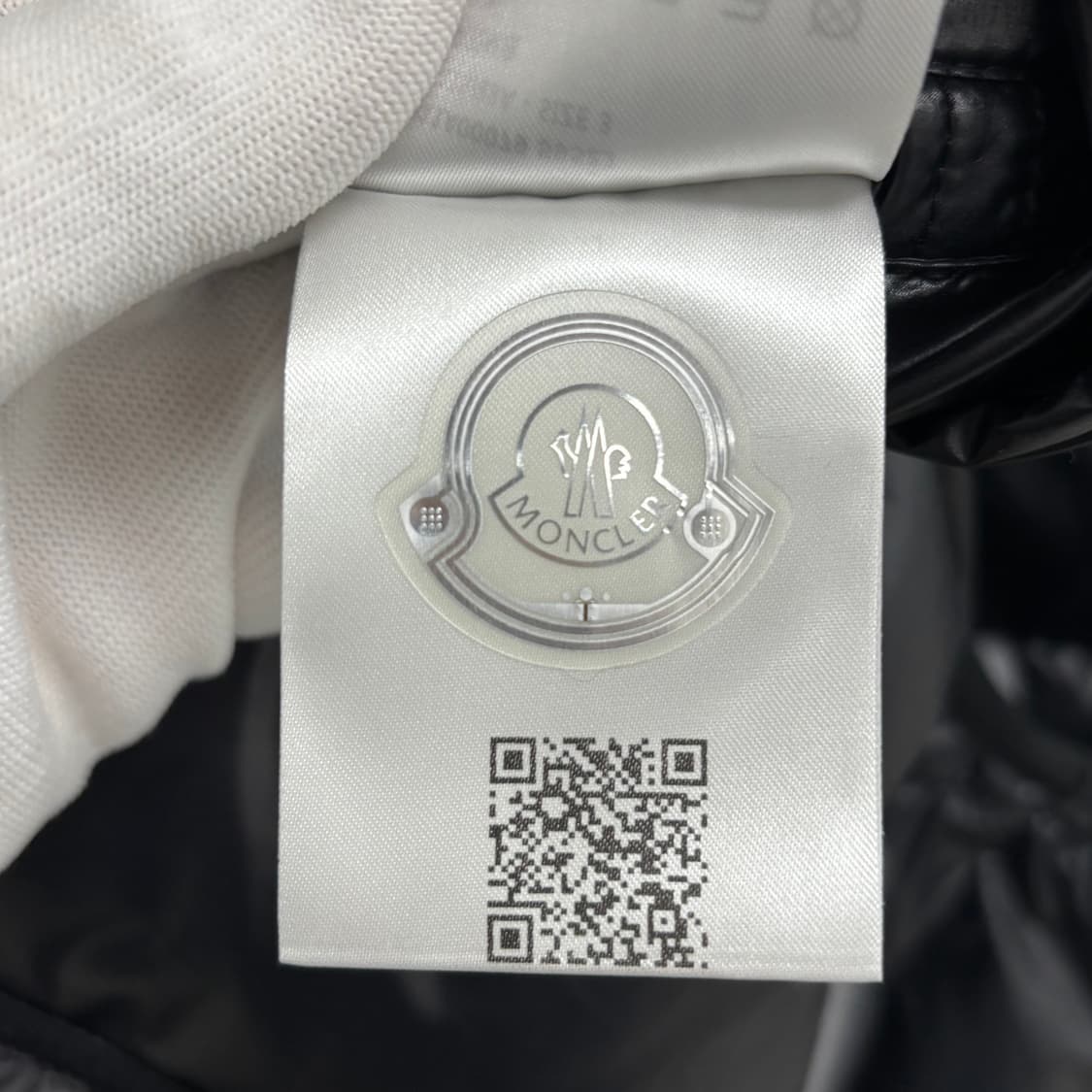 [3]몽클레어 와펜패치 조끼패딩 상품이미지4