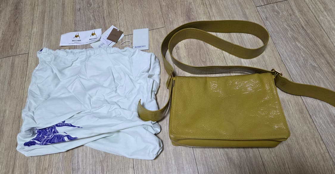 버버리 트렌치 레더 크로스바디백 상품이미지2