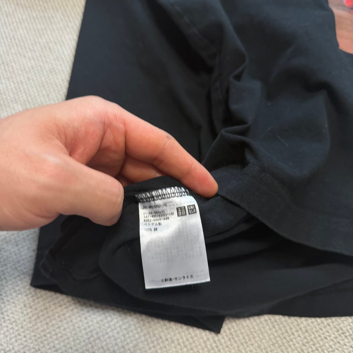 유니클로 건담 프린팅 반팔티 상품이미지3