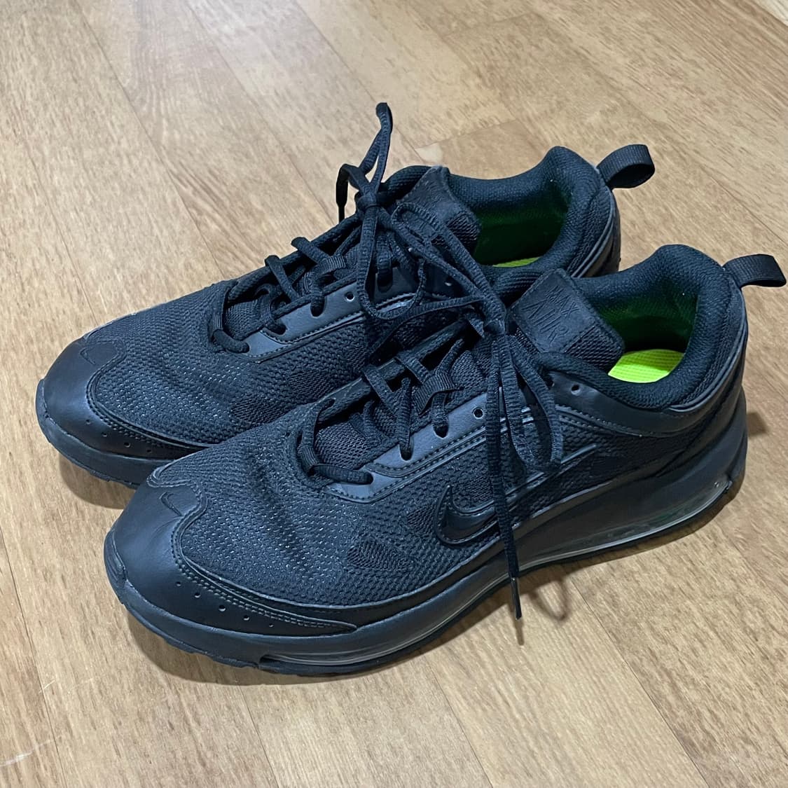 나이키 에어맥스AP 트리플 블랙 운동화 270 상품이미지3