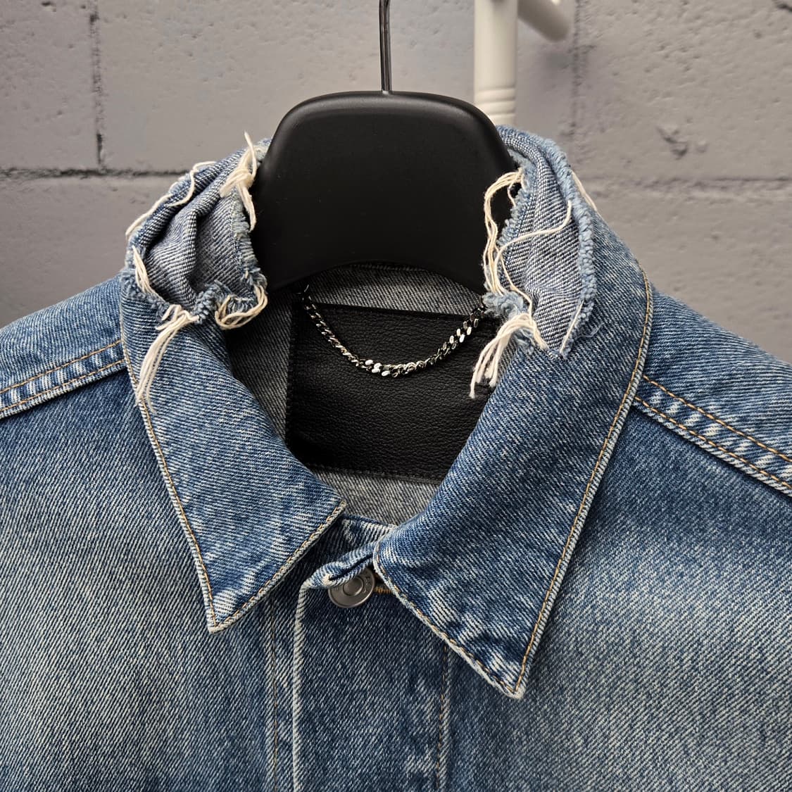 백화점판 / 발렌시아가 웨이브로고 데님 청자켓 50 상품이미지4