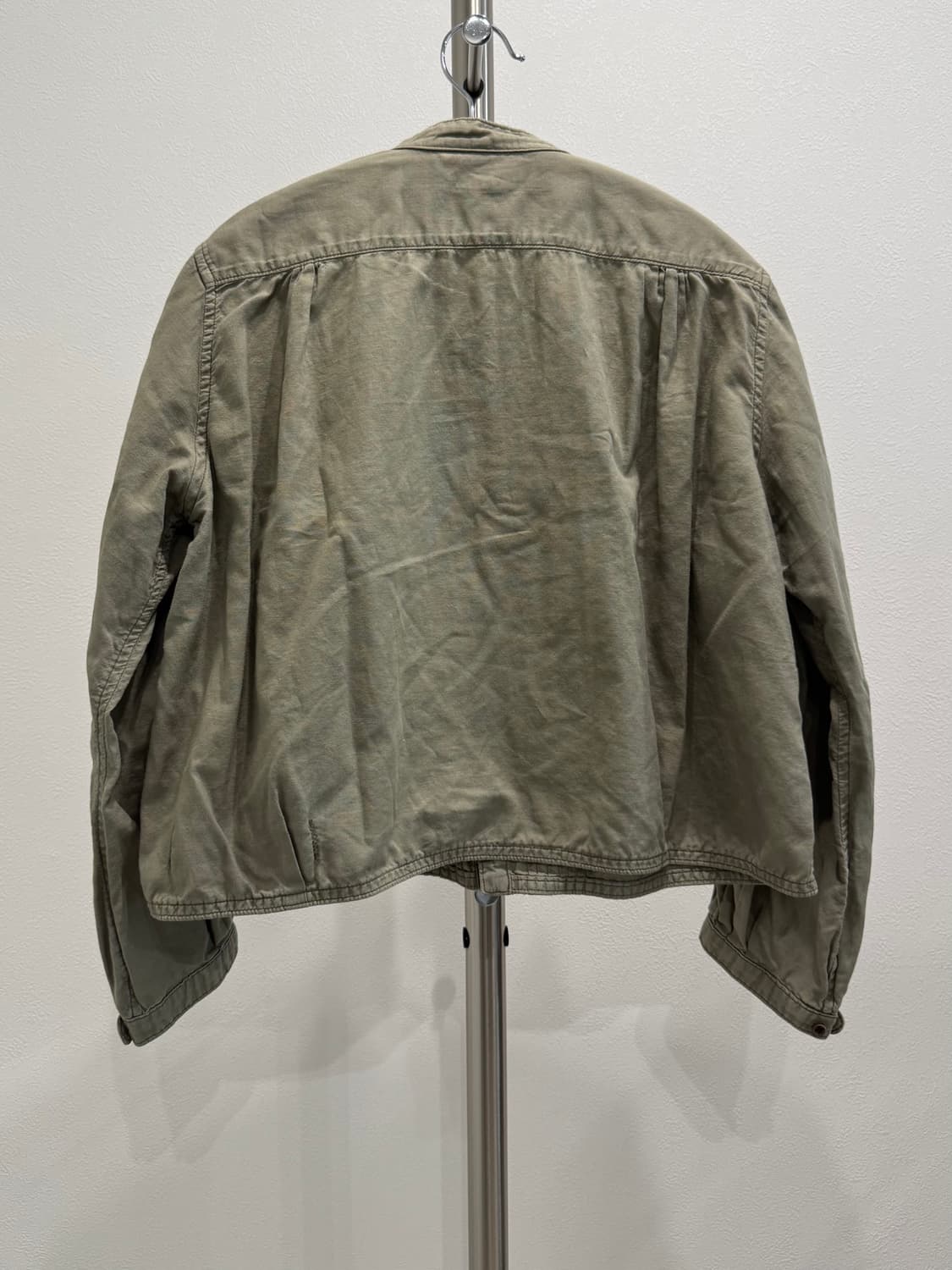 캐피탈 크롭 카키 논카라 셔츠 상품이미지5