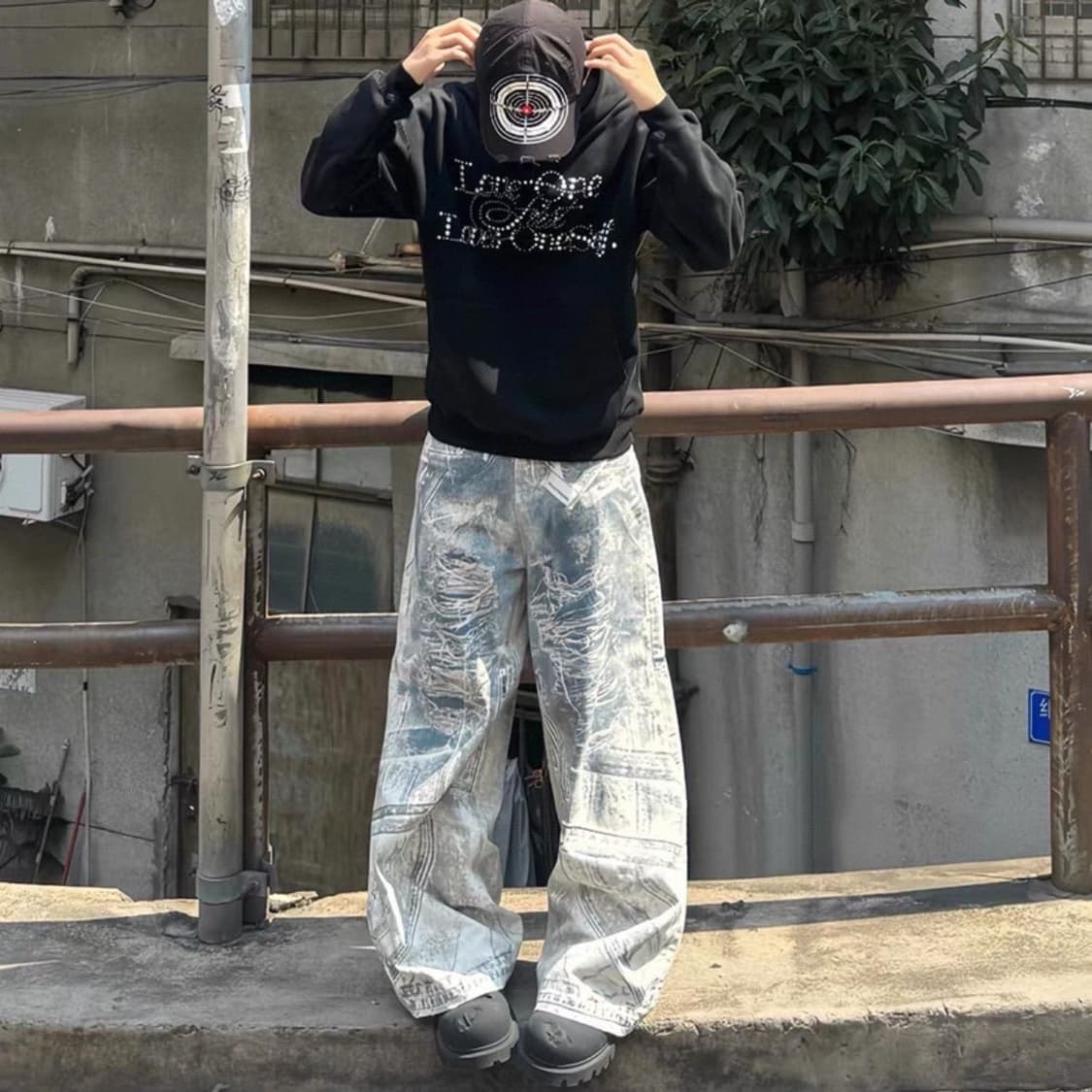 그래픽 워싱 디스트로이드 데님 팬츠  상품이미지3