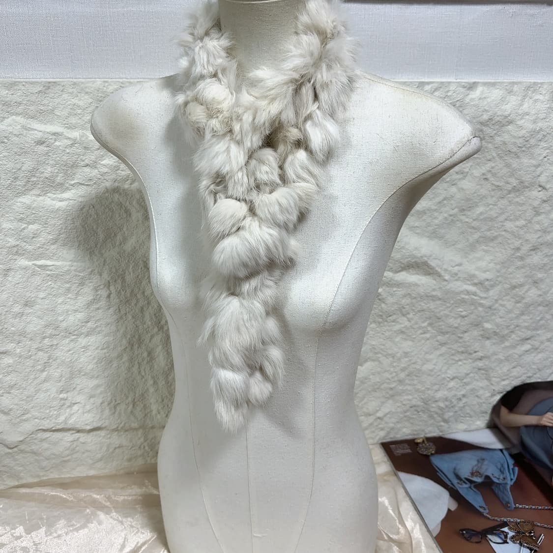 빈티지 하얀 토끼털 방울 목도리 스카프 상품이미지1