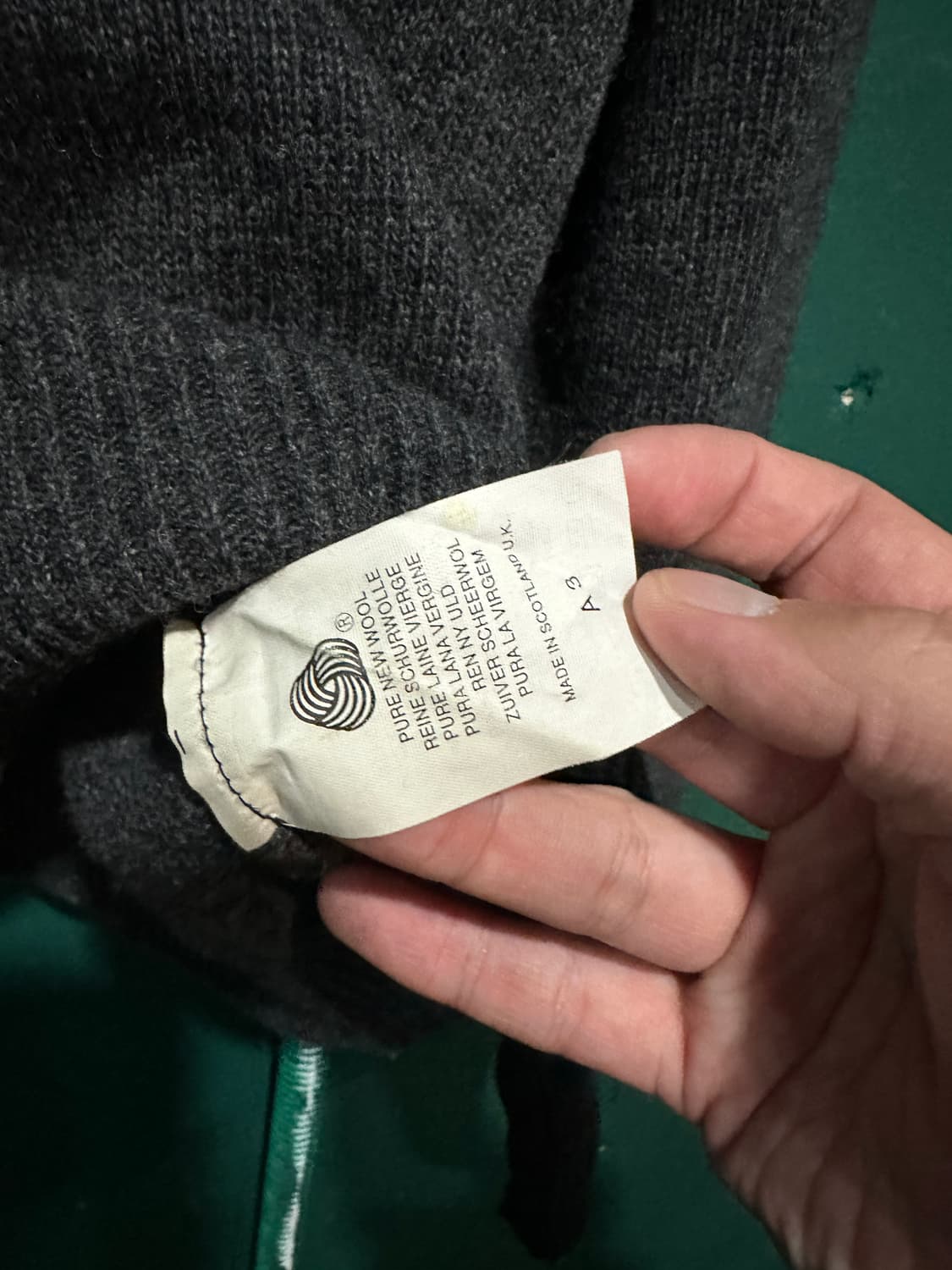 버버리 아카이브 기사로고 V넥니트100사이즈 상품이미지3