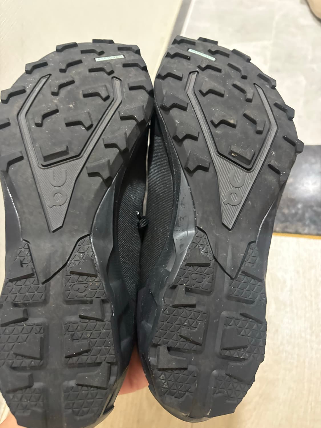 온러닝 파프 클라우드 벤처 260mm 블랙 상품이미지4