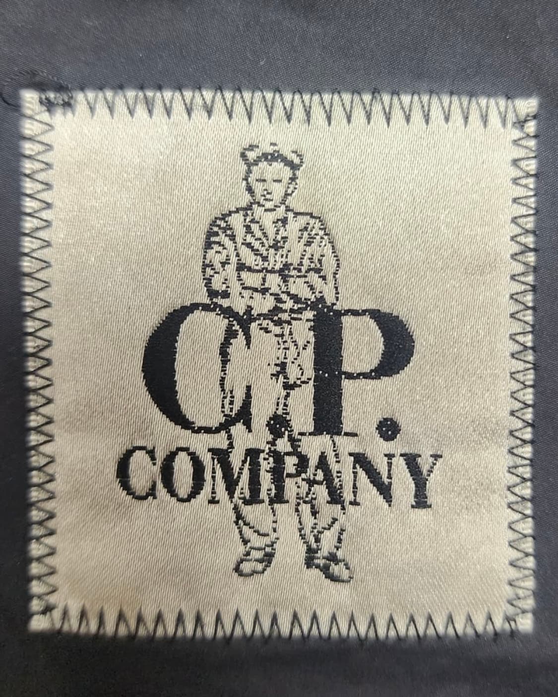 CP컴퍼니 코트 상품이미지5