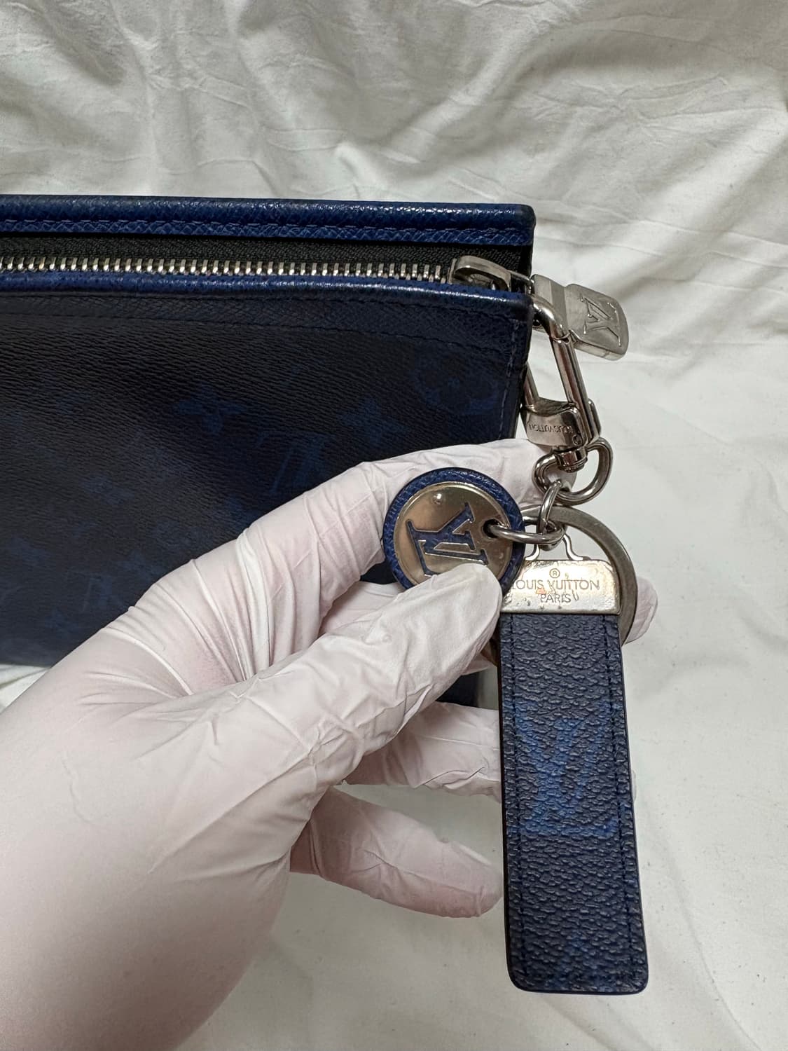 [키링포함/정품] 루이비통 포쉐트 보야주 MM 클러치 퍼시픽블루 상품이미지4