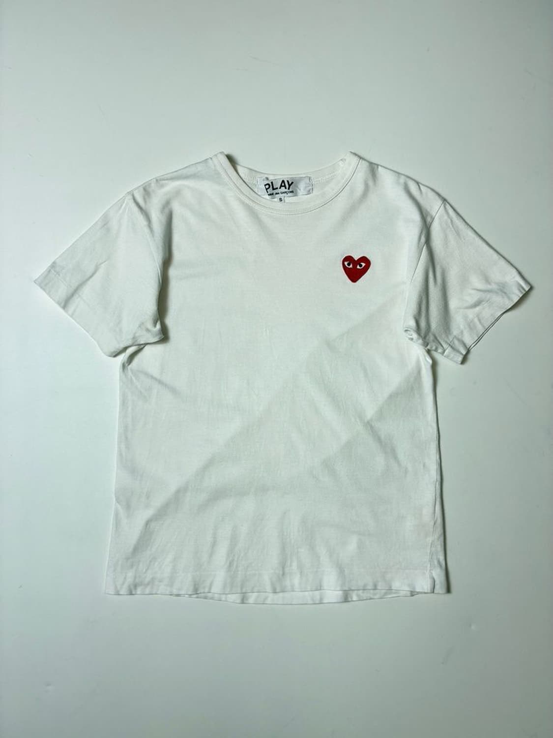 꼼데가르송 우먼스 하트 와펜 반팔 티셔츠 PN9020 상품이미지1