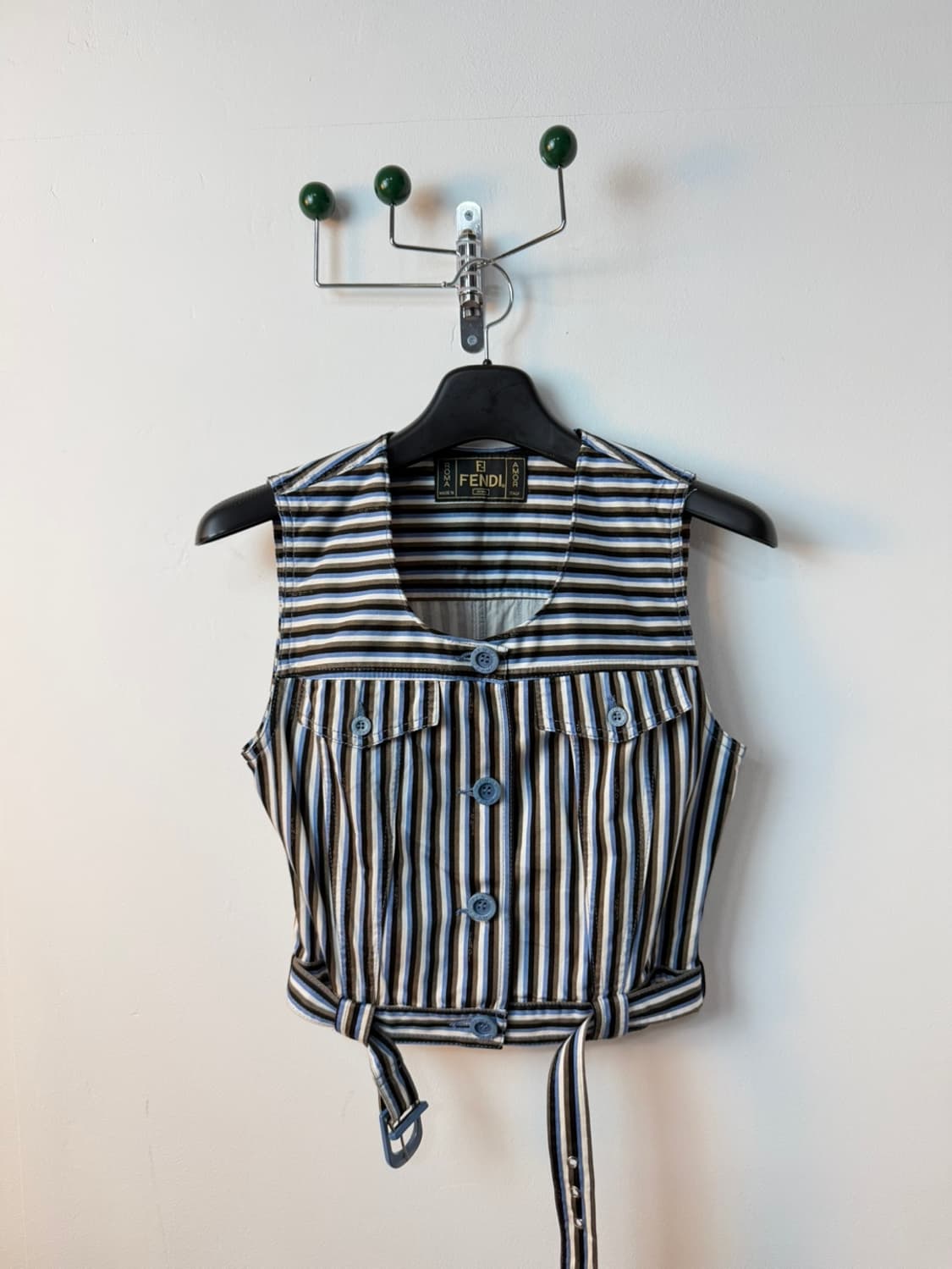 펜디 스트라이프 크롭 베스트 상품이미지1