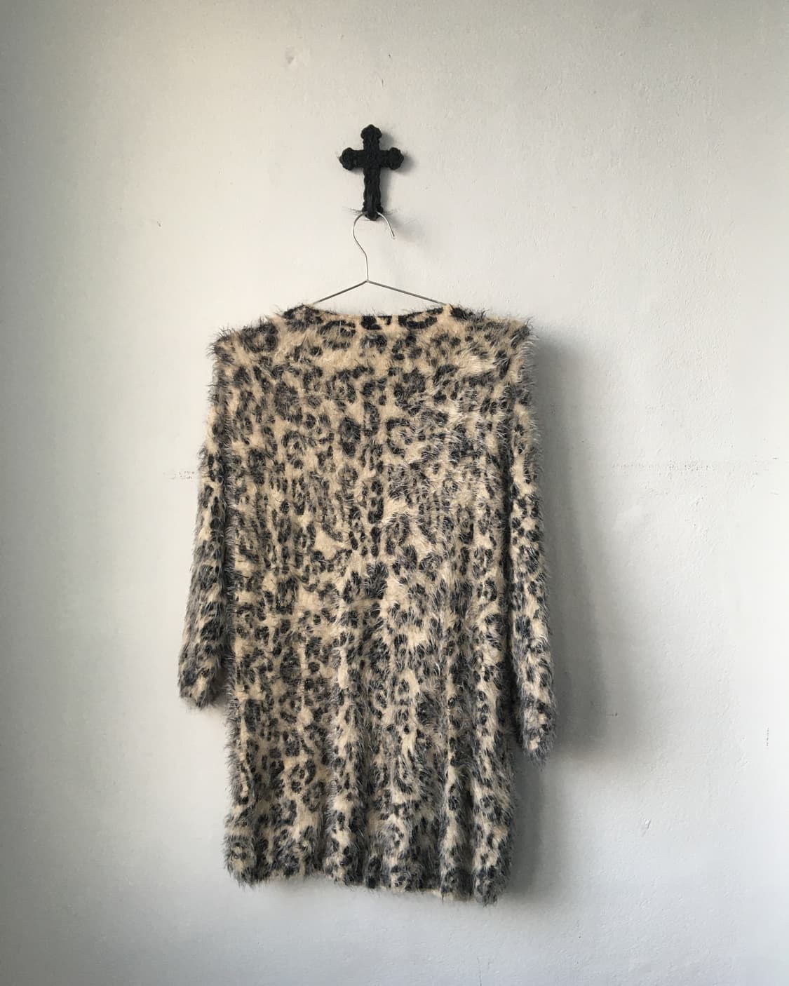 Leopard pattern fluffy knit 상품이미지3