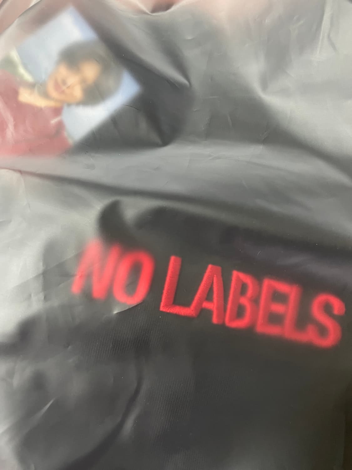 투바투 연준 no labels 검정 후드 포카 상품이미지1