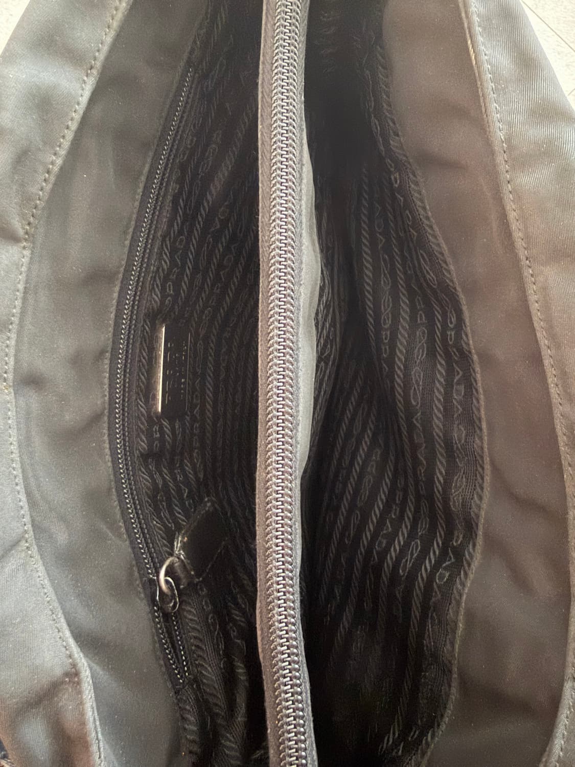 프라다 도트 숄더백 (한국명품감정원 보증서0)  상품이미지4