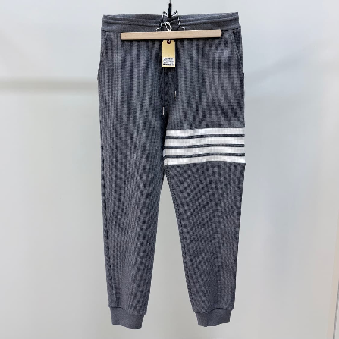 [미사용/2] 톰브라운 사선완장 와플 트레이닝 조거팬츠 바지 그레이 상품이미지1