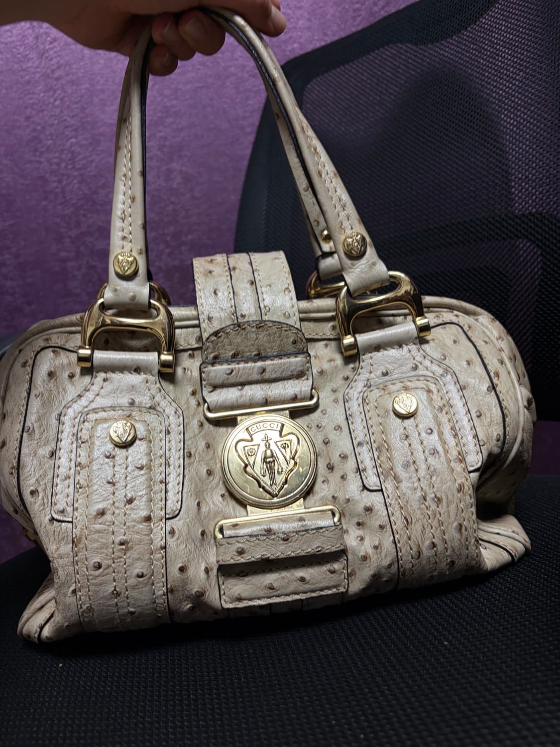 구찌 오스트리치 빈티지 숄더백 아이보리 상품이미지1