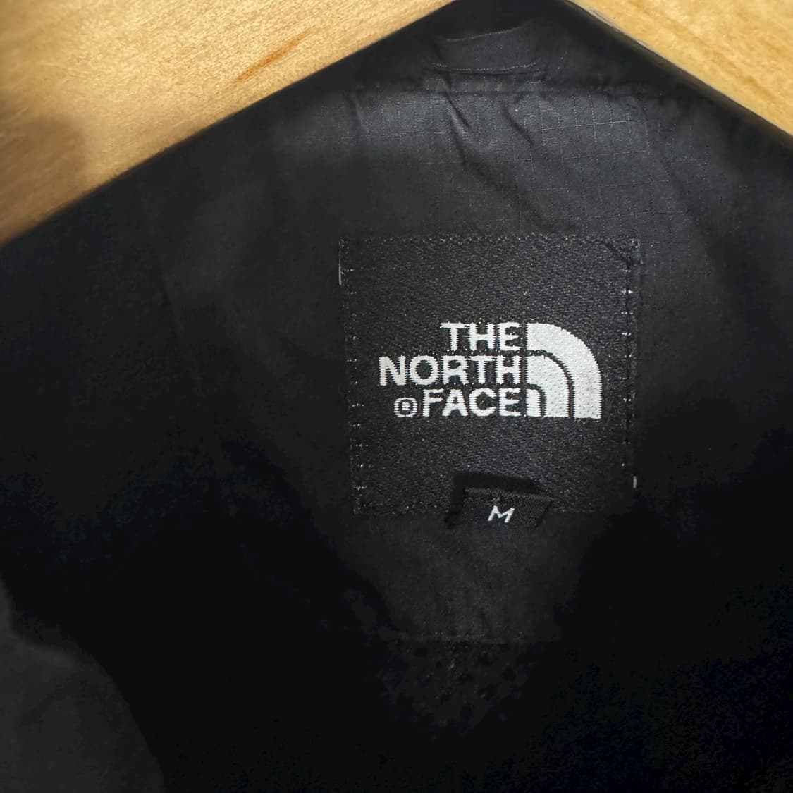 노스페이스 로고 바람막이자켓 상품이미지3