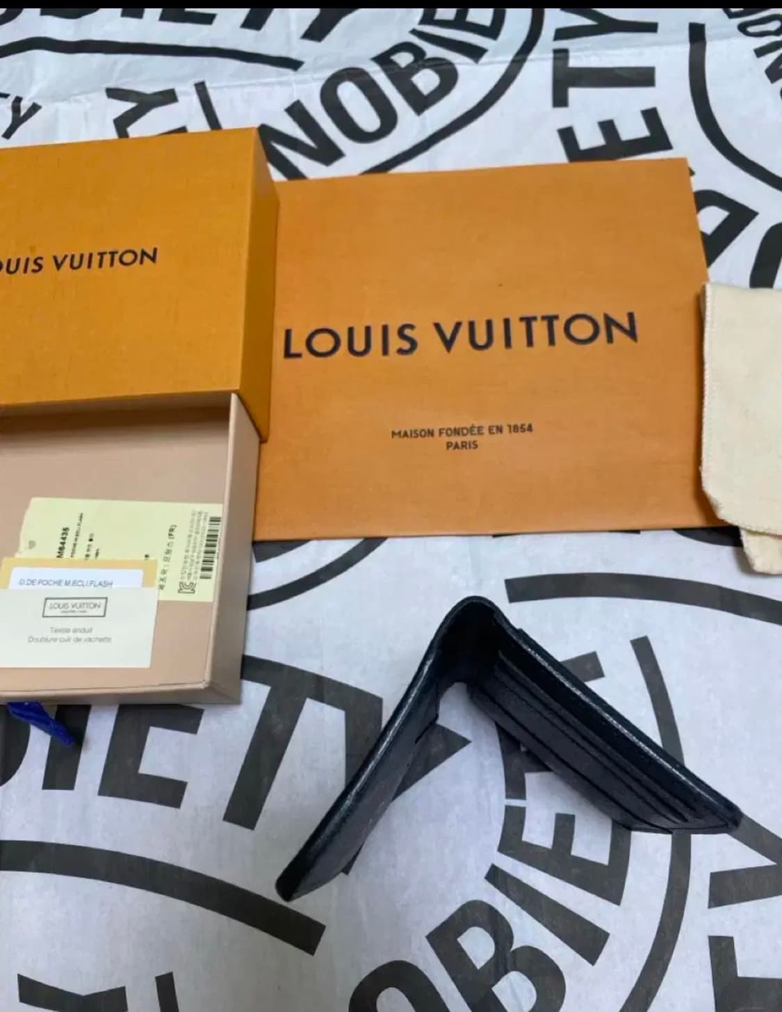[Free] 루이비통 x 프라그먼트 카드지갑 상품이미지10