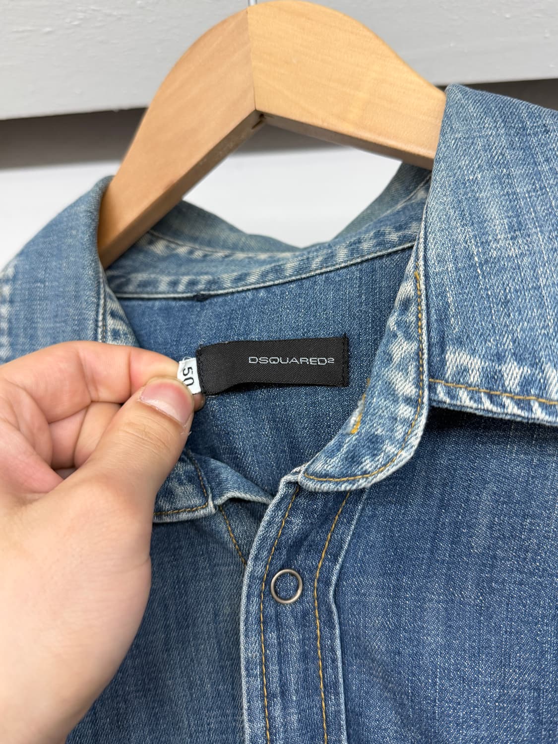 디스퀘어드 3D포켓 뱃지 데님셔츠 상품이미지2