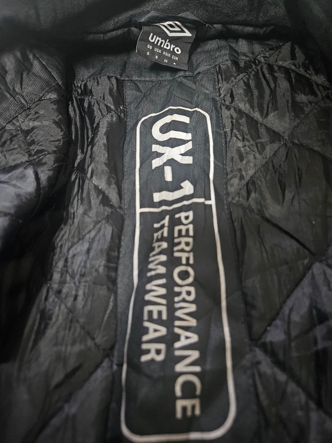 엄브로 UX-1 팀웨어 퀼팅 방한 자켓 (L사이즈) 상품이미지3