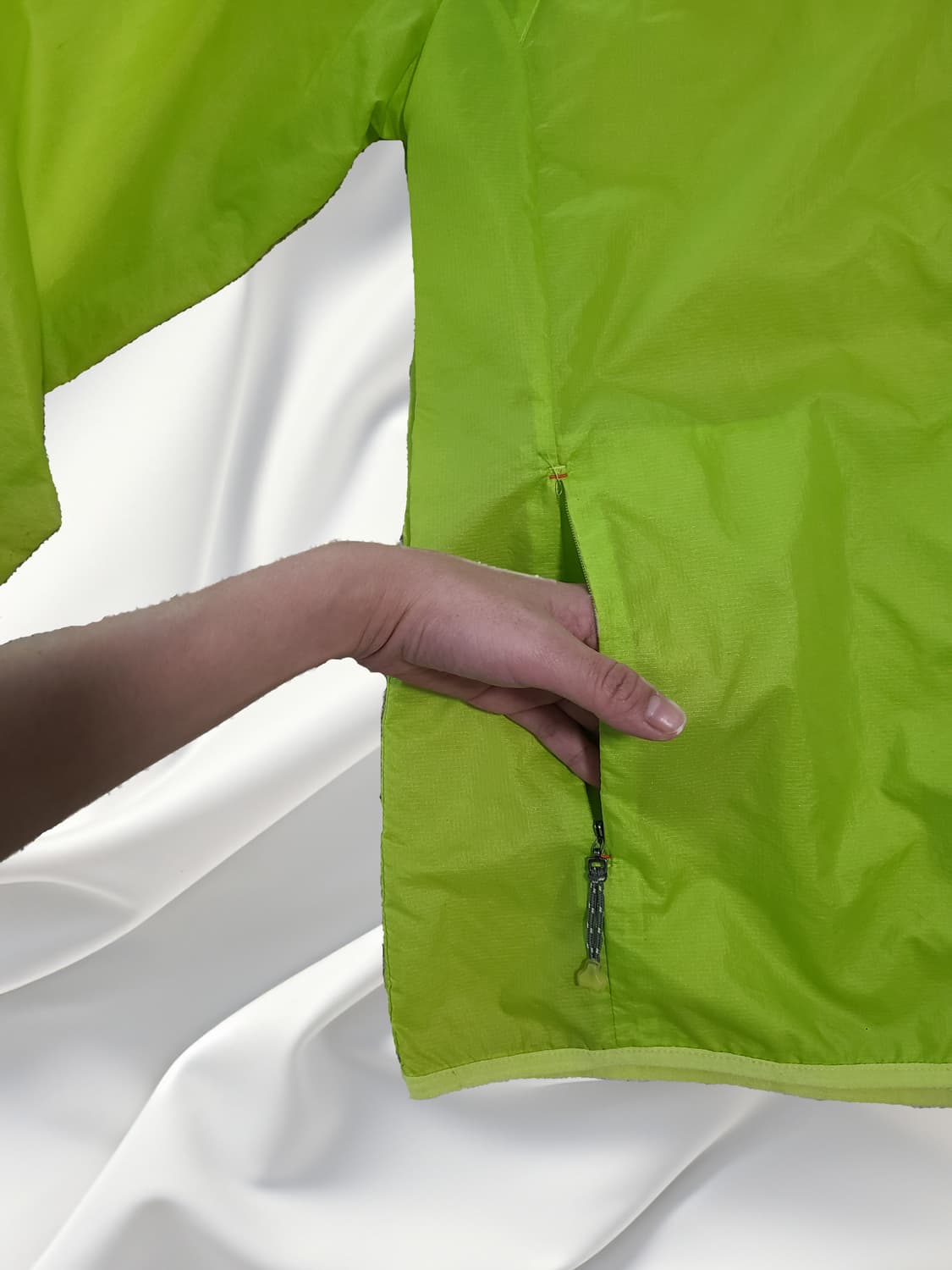 Kolping 콜핑 남여공용 라임색 경량 후드 바람막이 95 상품이미지3