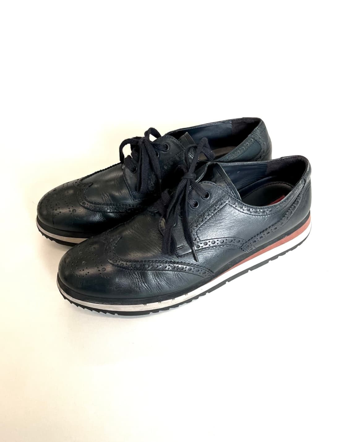 프라다 윙팁 스니커즈 상품이미지3