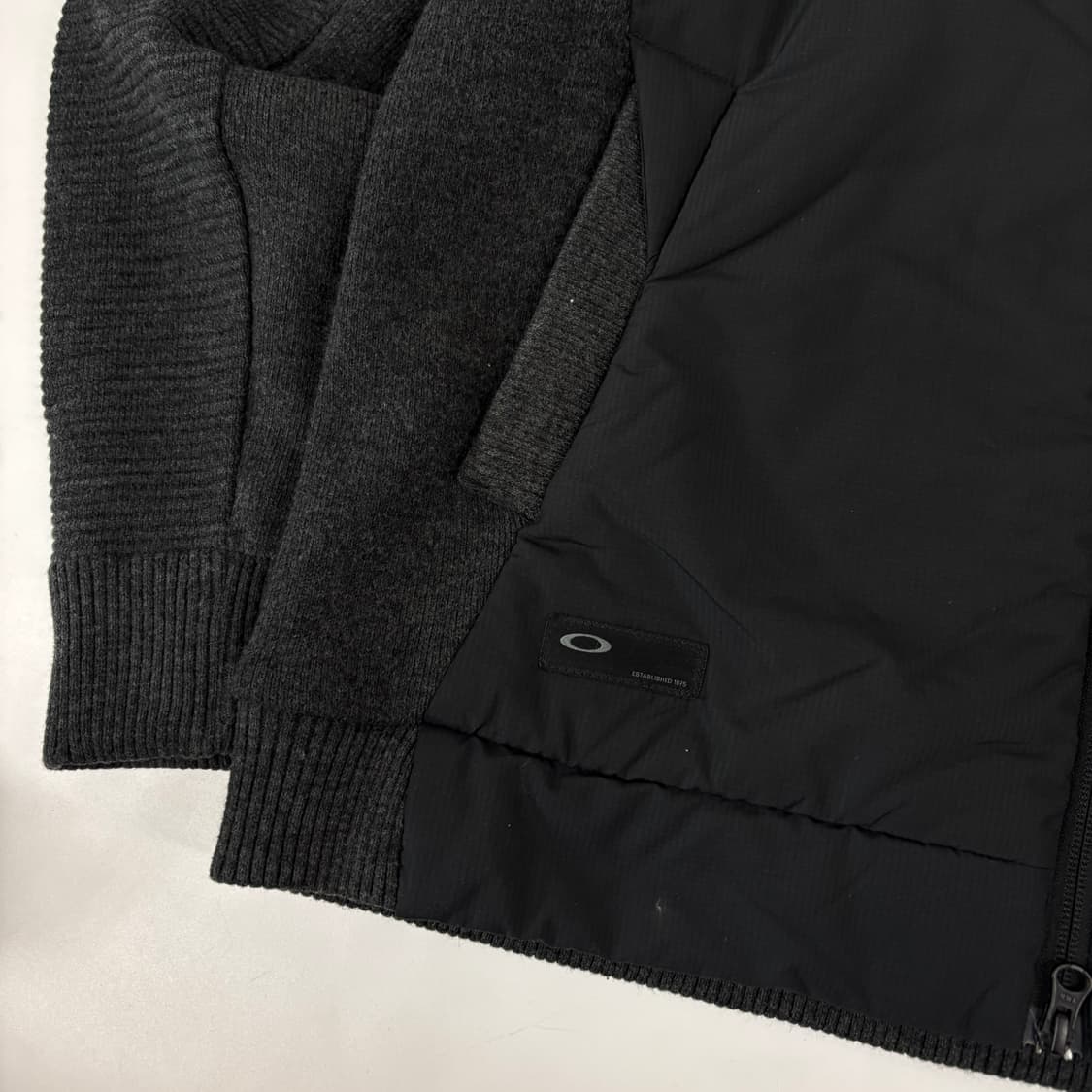오클리 스컬 니트 퍼프 자켓 상품이미지7