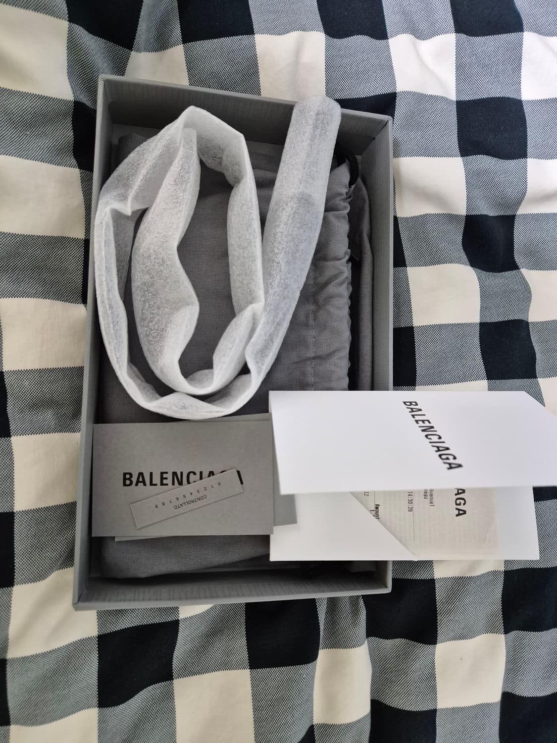 발렌시아가 여권 페스포트 폰 홀더 블랙 상품이미지5