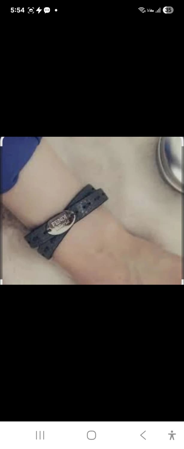 (정품)펜디 셀러리아 2줄 블랙 가죽 팔찌 상품이미지6