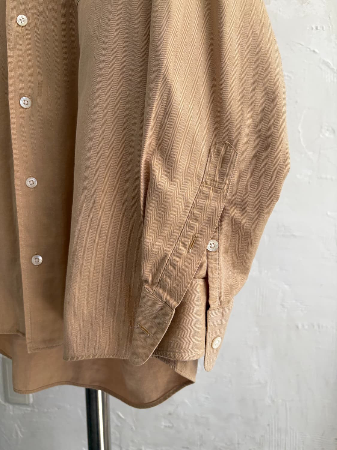 Burberry 버버리 크레스트로고 베이지 컬러 셔츠 상품이미지3