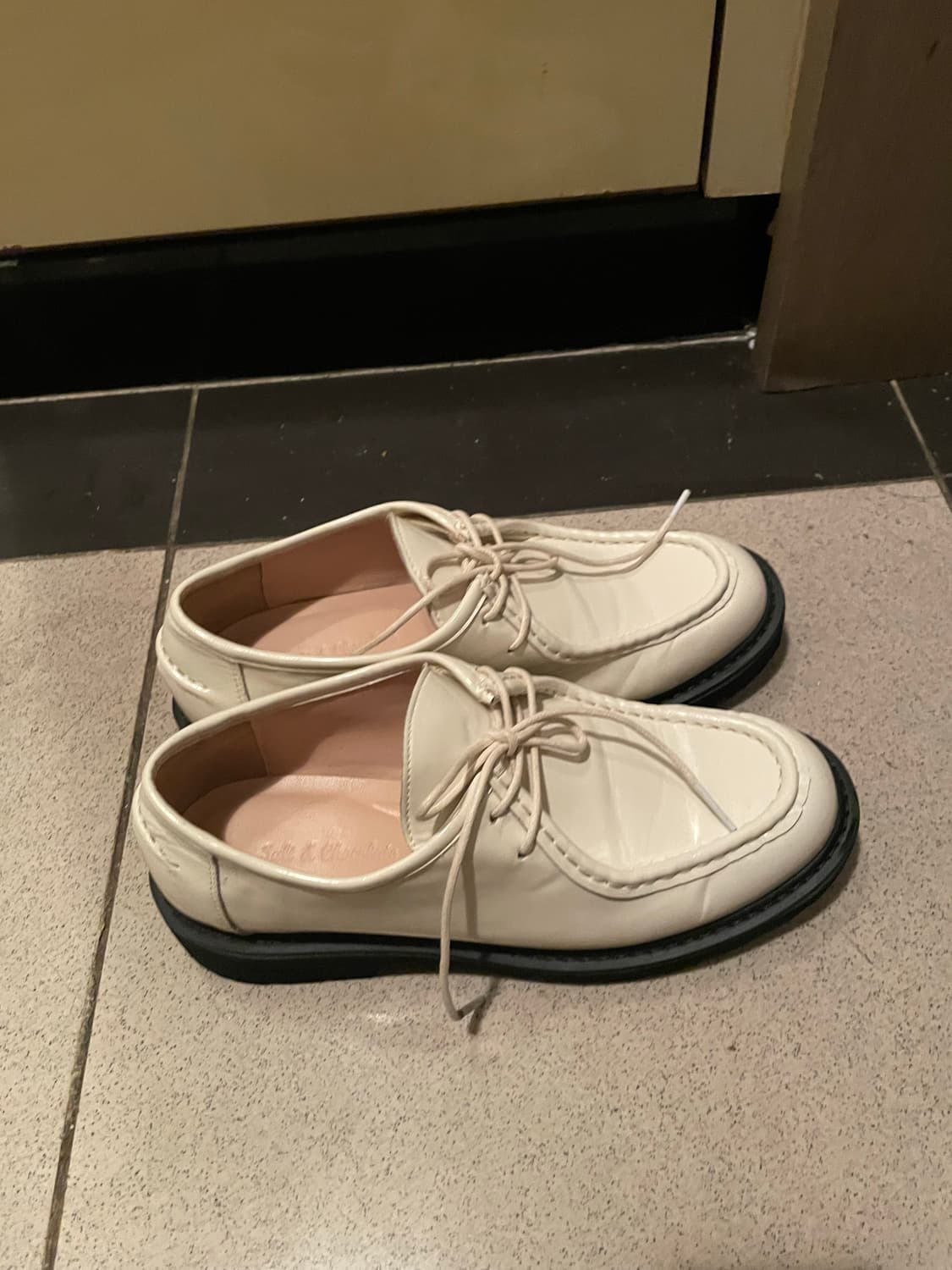 솔트앤초콜릿 라운드 토 스티치 청키 로퍼 아이보리 상품이미지6