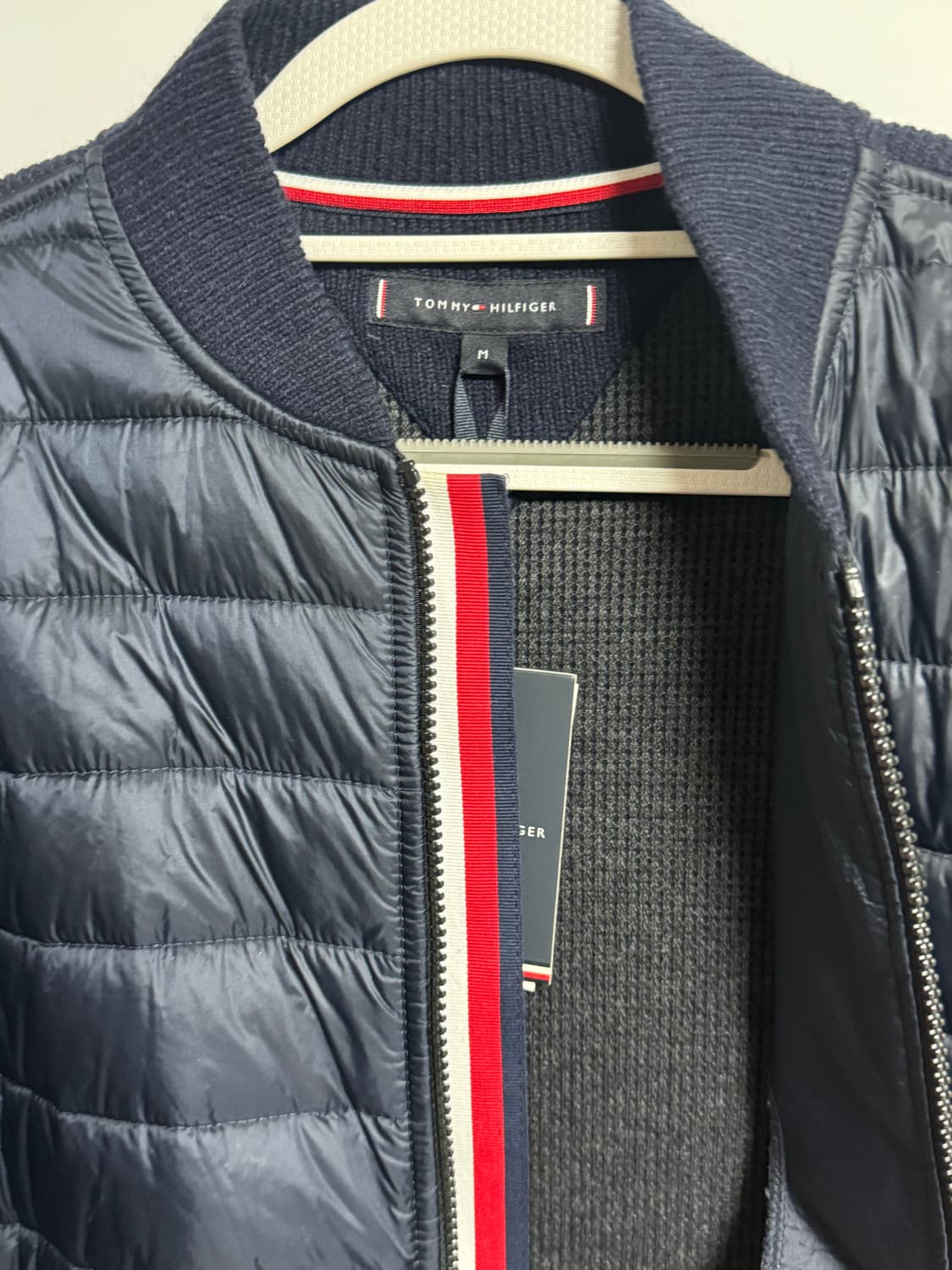 타미힐피거 남성 니트 패딩 자켓 네이비 M (100) 택달린 새상품 ㅡ 상품이미지2