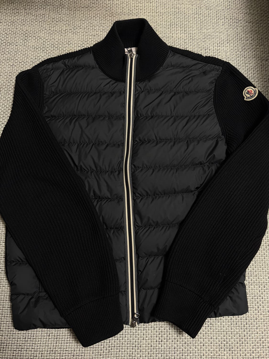 [25ss/백화점판]새상품급 몽클레어 니트패딩 M 상품이미지1