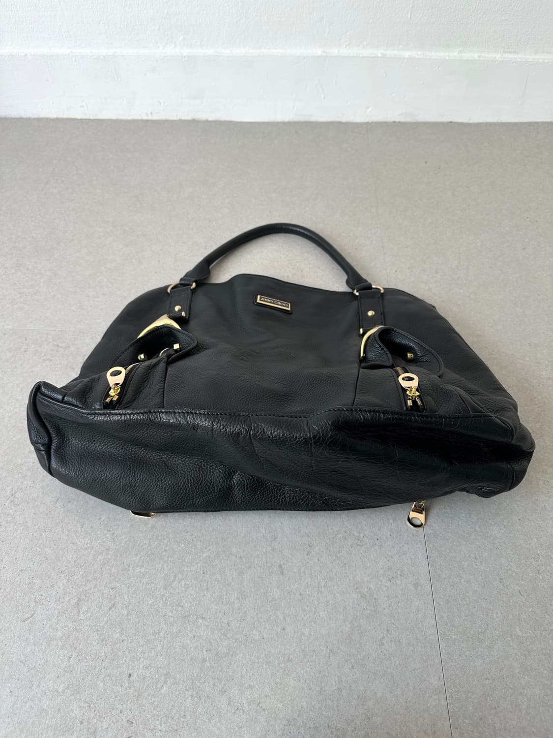 지미추 블랙 레더 메탈 숄더백 상품이미지4