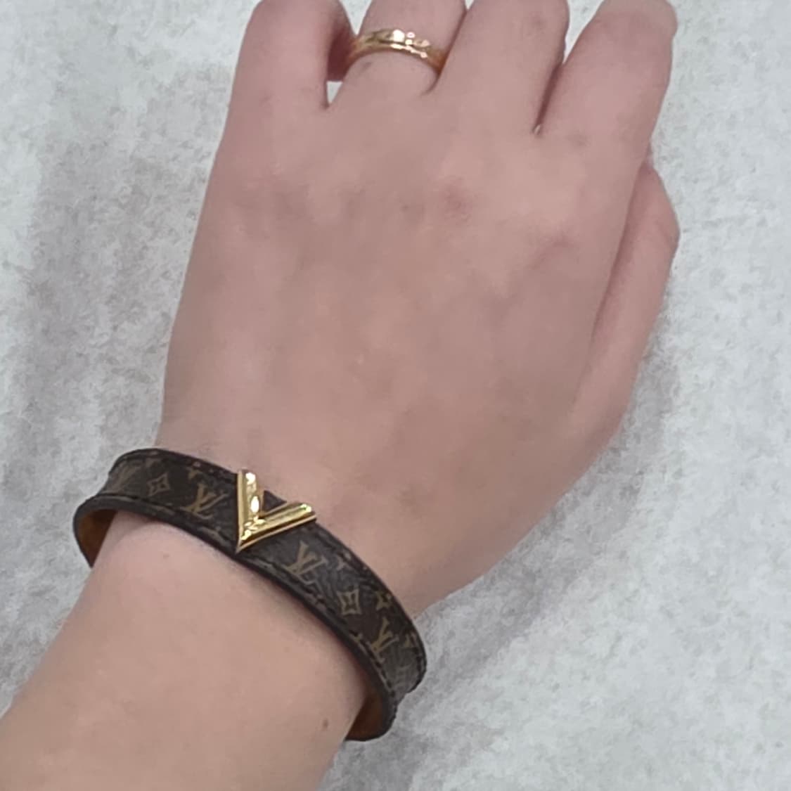 루이비통 모노그램 에센셜v 팔찌 m6042 상품이미지8